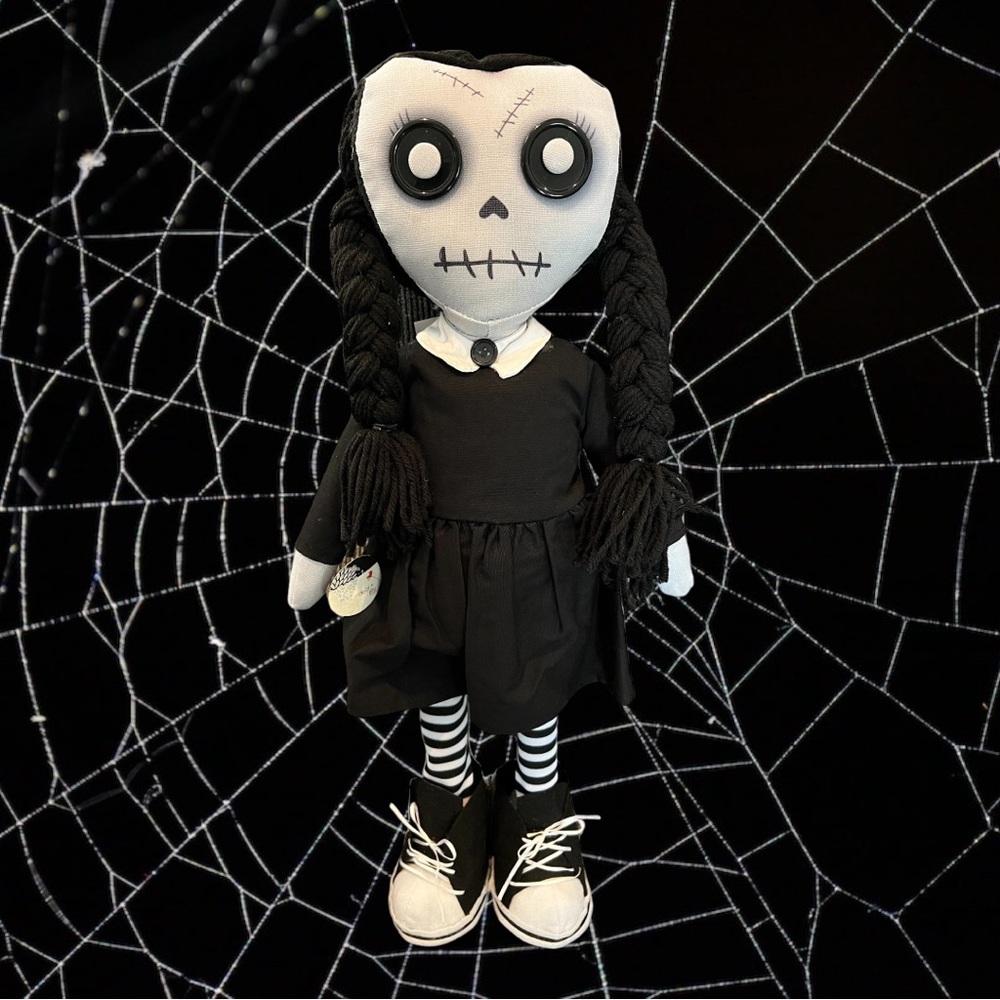 Zombie 🧟‍♀️ Standing Girl Halloween 🎃 👻 Home Decor NWT